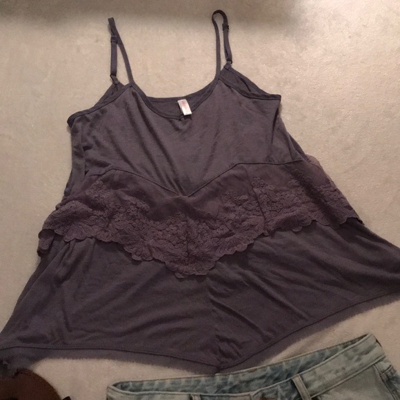 Xhilaration periwinkle tank top - Picture 2 of 3